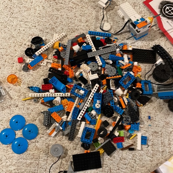 Lego BOOST  5in1 Build, Code, Play set. Barely played with. Most pieces included - Picture 7 of 15